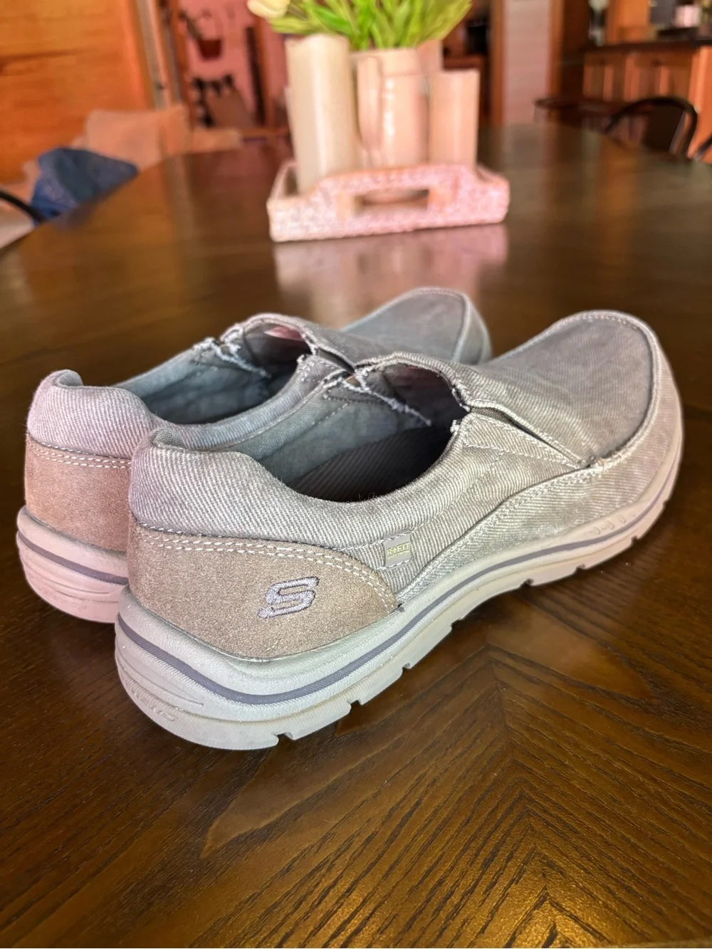Skechers Relaxed Fit Men’s 9 Gray/Taupe Memory Foam Slip On Shoes